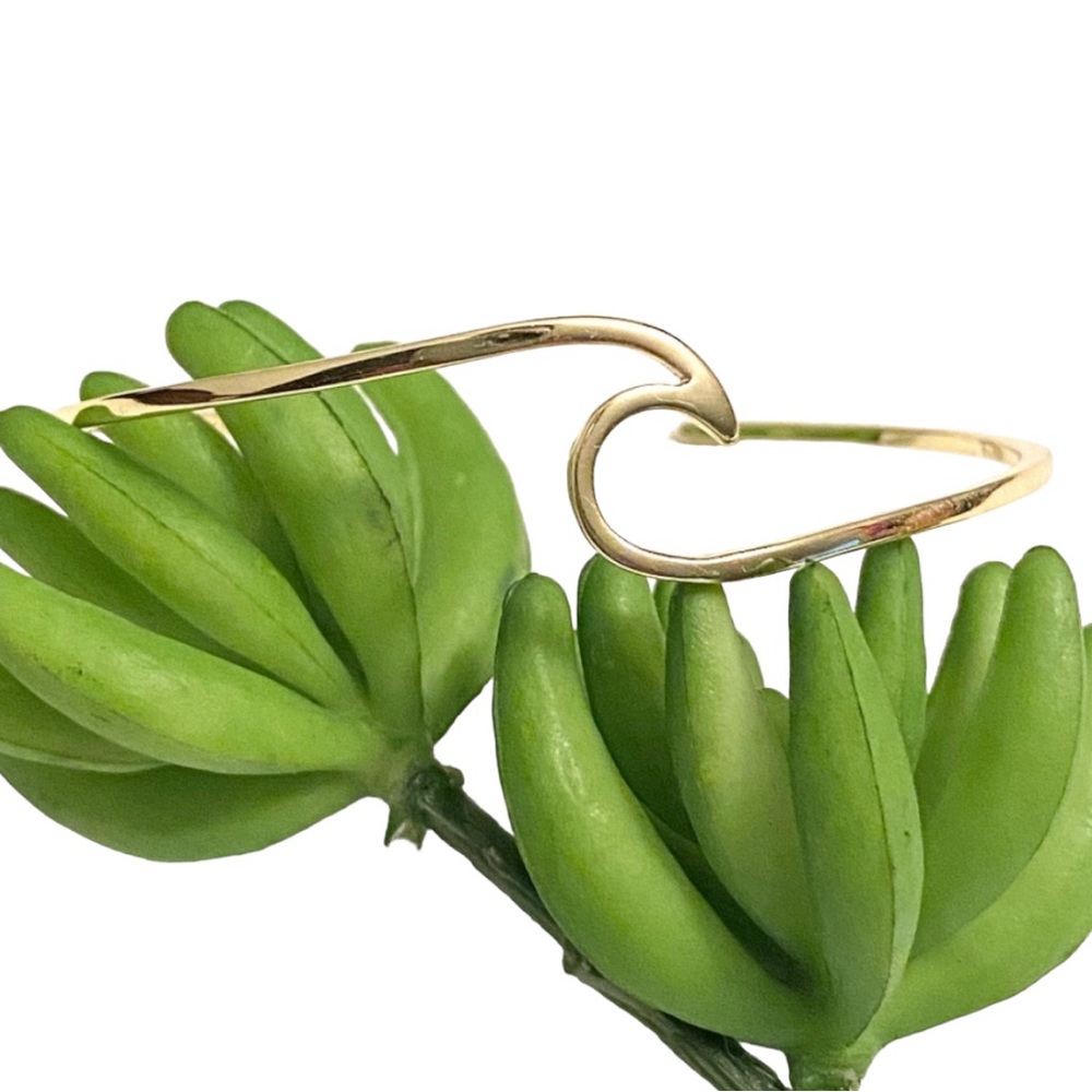 PURA VIDA WAVE CUFF BRACELET | GOLD